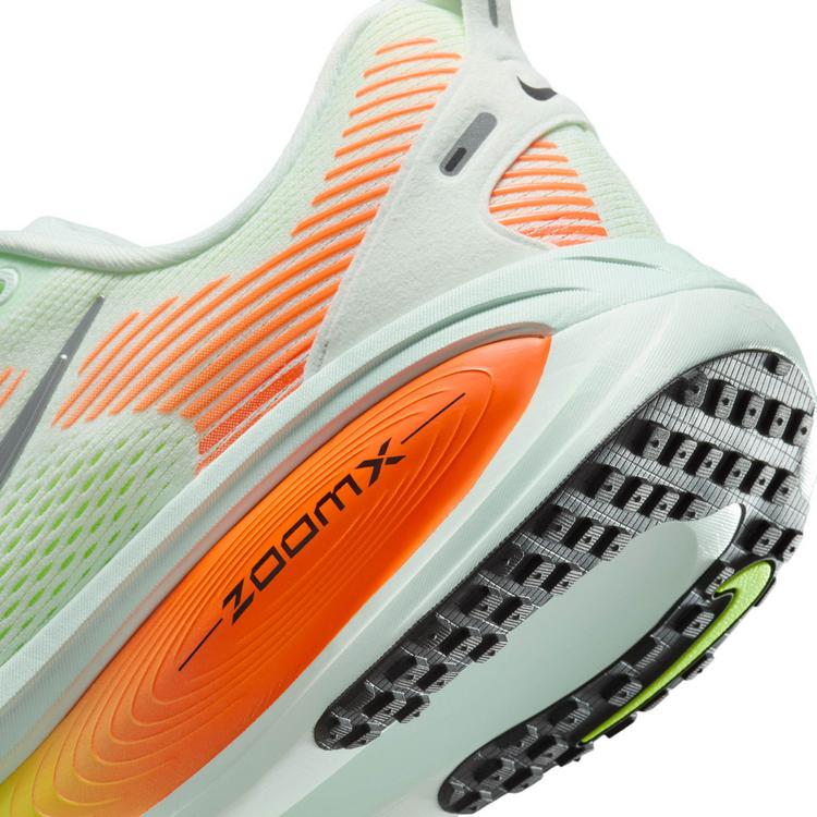 Nike Nike VOMERO 18 Laufschuhe Herren - barely green-metallic silver - 5 | SportScheck