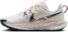 Rückansicht von Nike REACTX PEGASUS TRAIL 5 Trailrunning Schuhe Damen summit white-pure platinum-football grey