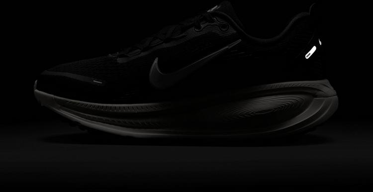 Nike Nike Vomero 18 Laufschuhe Damen - black-summit white-coconut milk - 6 | SportScheck