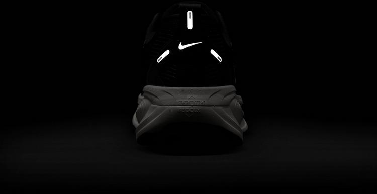 Nike Nike Vomero 18 Laufschuhe Damen - black-summit white-coconut milk - 8 | SportScheck