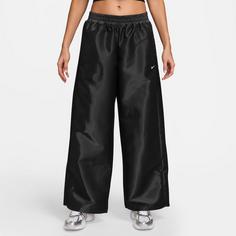 Rückansicht von Nike Windrunner Nylonhose Damen black-white