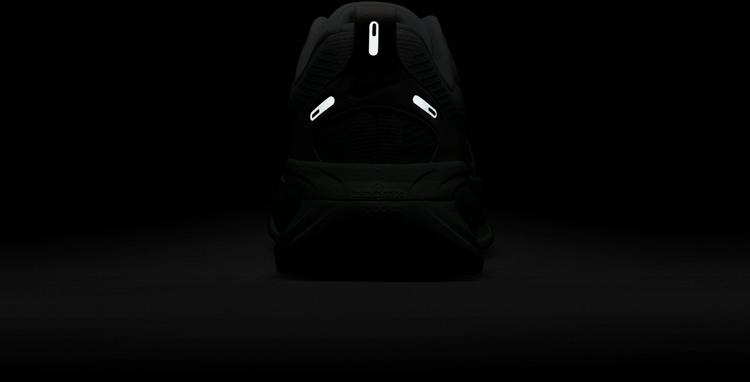 Nike Nike VOMERO 18 Laufschuhe Damen - white-cannon-bleached turq-mint foam - 8 | SportScheck