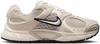 Nike V5 RNR Sneaker Damen - light orewood brown-pale ivory-black