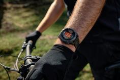 Rückansicht von Garmin Fenix 8 Pro Sportuhr schwarz-carbongrau