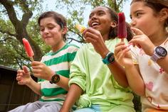 Rückansicht von Garmin Bounce 2 Sportuhr Kinder türkis