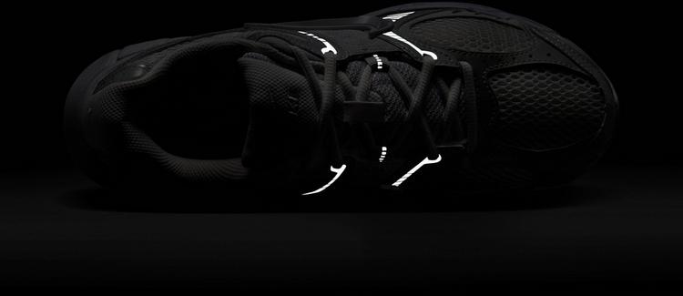 Nike Nike V5 RNR Sneaker Damen - white-white-black-metallic silver - 6 | SportScheck