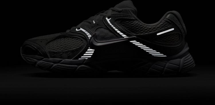 Nike Nike V5 RNR Sneaker Damen - white-white-black-metallic silver - 7 | SportScheck