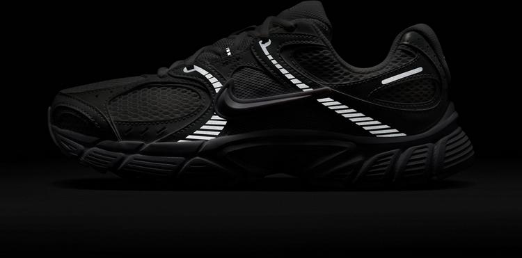 Nike Nike V5 RNR Sneaker Damen - white-white-black-metallic silver - 8 | SportScheck