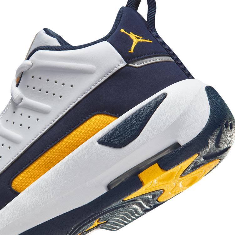 Nike Nike JORDAN MAX AURA 7 Basketballschuhe Herren - white-university gold-obsidian - 5 | SportScheck