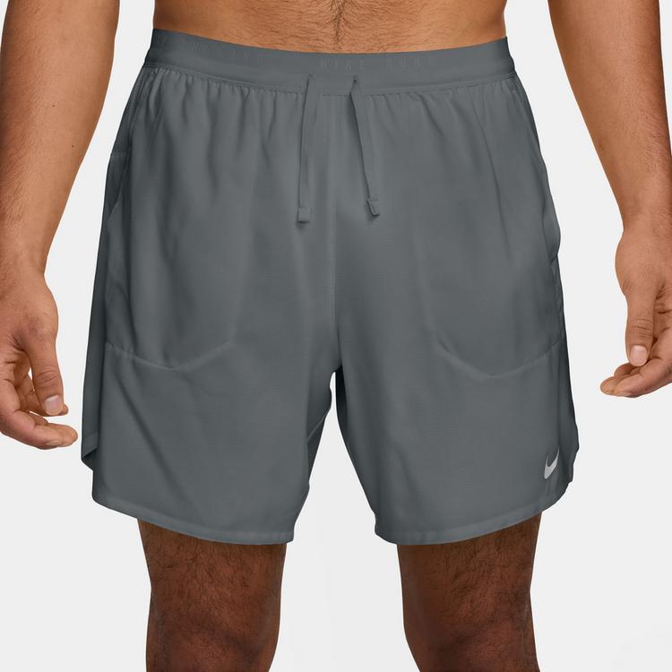 Nike Nike STRIDE 7IN Laufshorts Herren - smoke grey-reflective silv - 0 | SportScheck