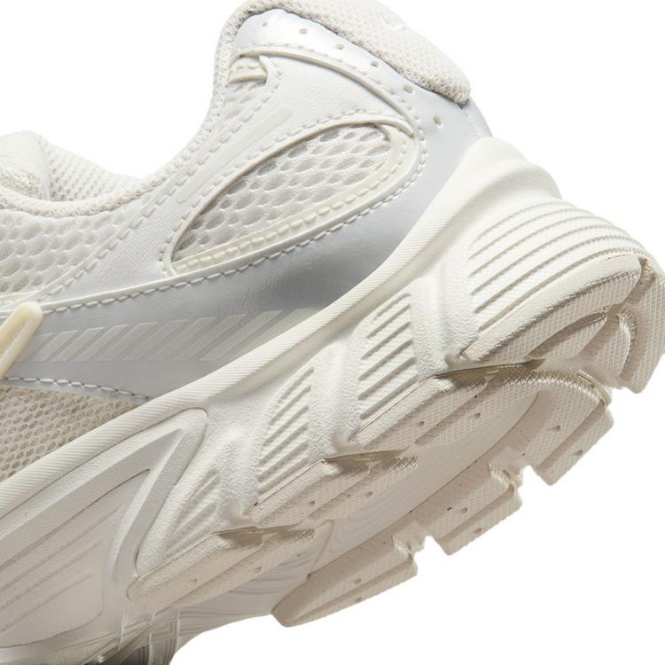 Nike Nike NIKE V5 RNR Sneaker Damen - phantom-phantom-sail-mtlc summit wh - 5 | SportScheck