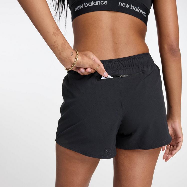 NEW BALANCE NEW BALANCE Laufshorts Damen - black - 4 | SportScheck