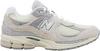 NEW BALANCE M2002 Sneaker Damen - offwhite