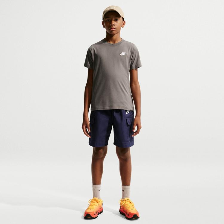 Nike Nike NSW FUTURA T-Shirt Kinder - cave stone - 0 | SportScheck