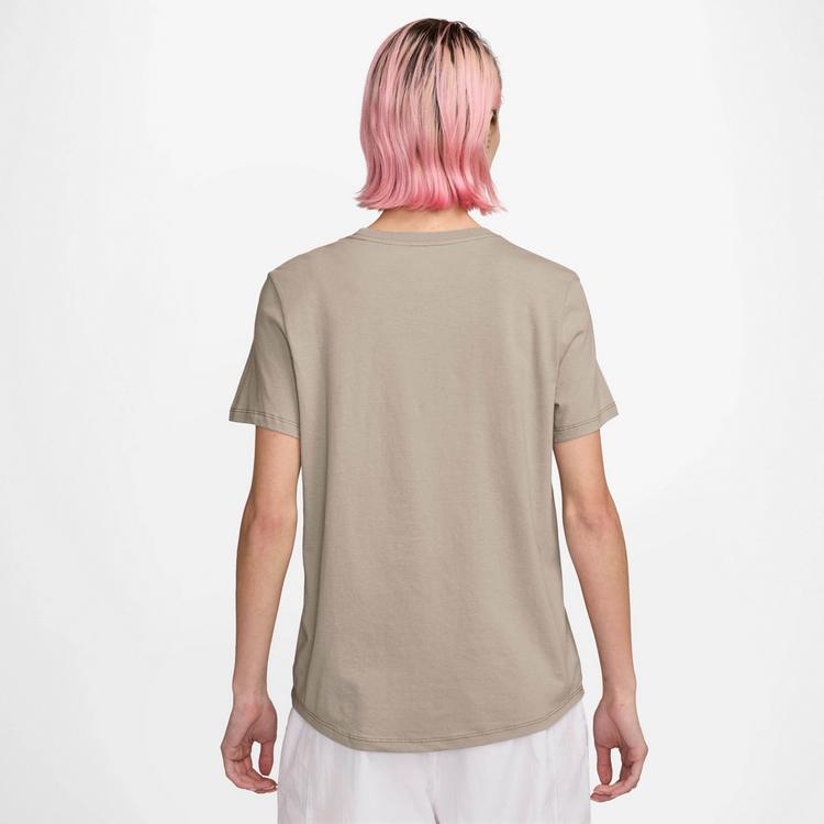 Nike Nike Club T-Shirt Damen - cream ii - 1 | SportScheck
