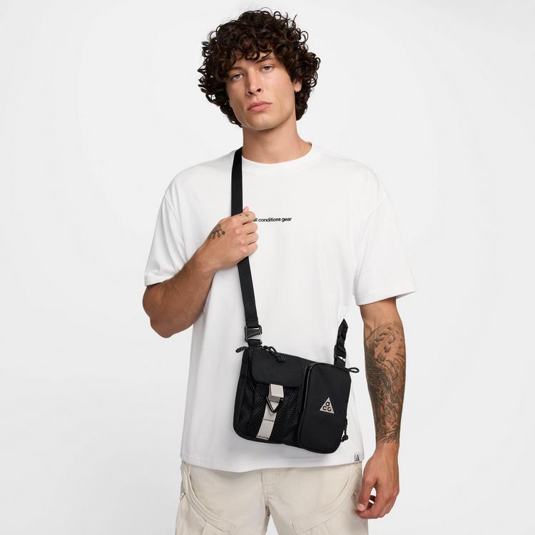 Nike Nike ACG DAYMAX CROSSBODY 3l Umh&auml;ngetasche - black-college grey-college grey - 0 | SportScheck