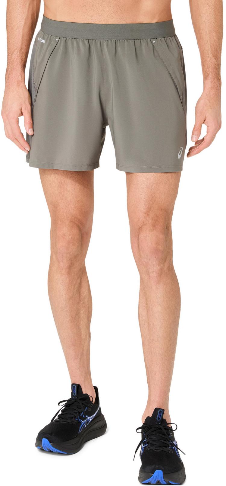 ASICS ASICS ROAD 5IN Laufshorts Herren - truffle grey - 0 | SportScheck