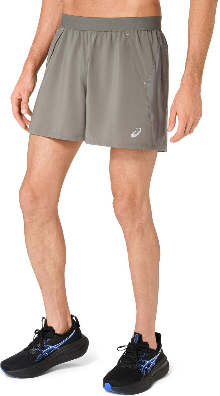 ASICS ASICS ROAD 5IN Laufshorts Herren - truffle grey - 2 | SportScheck