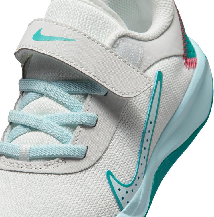 Nike Nike OMNI MULTI-COURT PS Hallenschuhe Kinder - off white-glacier blue-energy - 5 | SportScheck