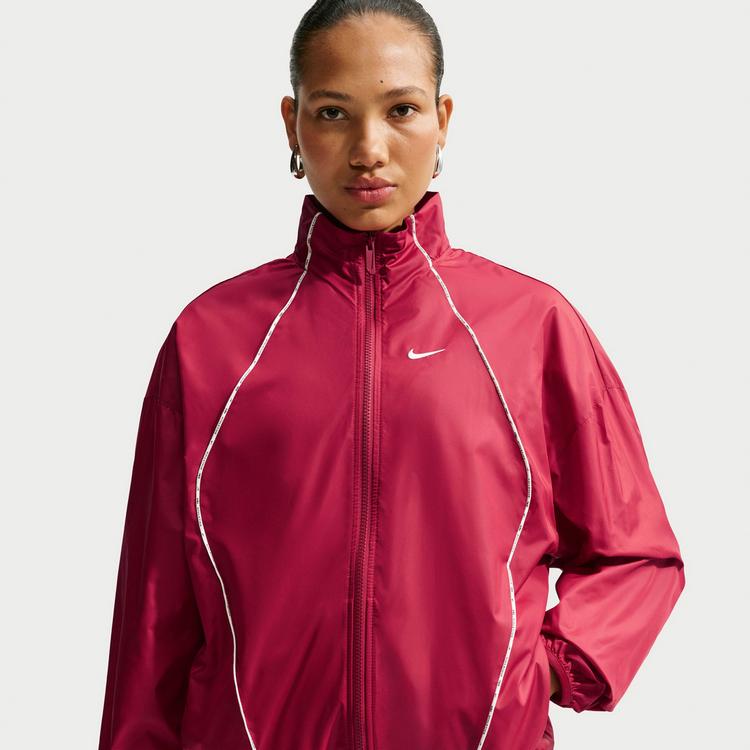 Nike Nike Athletics Dept Water Repel Windbreaker Nylonjacke Damen - tough red-sail-sail - 2 | SportScheck