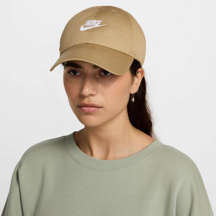 Nike Nike Club Futura Cap - parachute beige-white - 0 | SportScheck