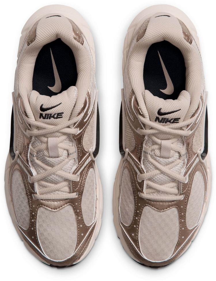 Nike Nike V5 RNR PRM Sneaker Damen - sanddrift-off noir-blur-lt orewood - 0 | SportScheck