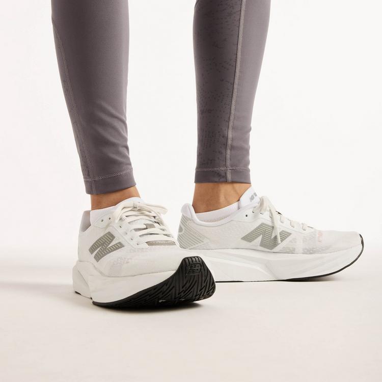 NEW BALANCE NEW BALANCE Heat Lauftights Damen - grey - 5 | SportScheck
