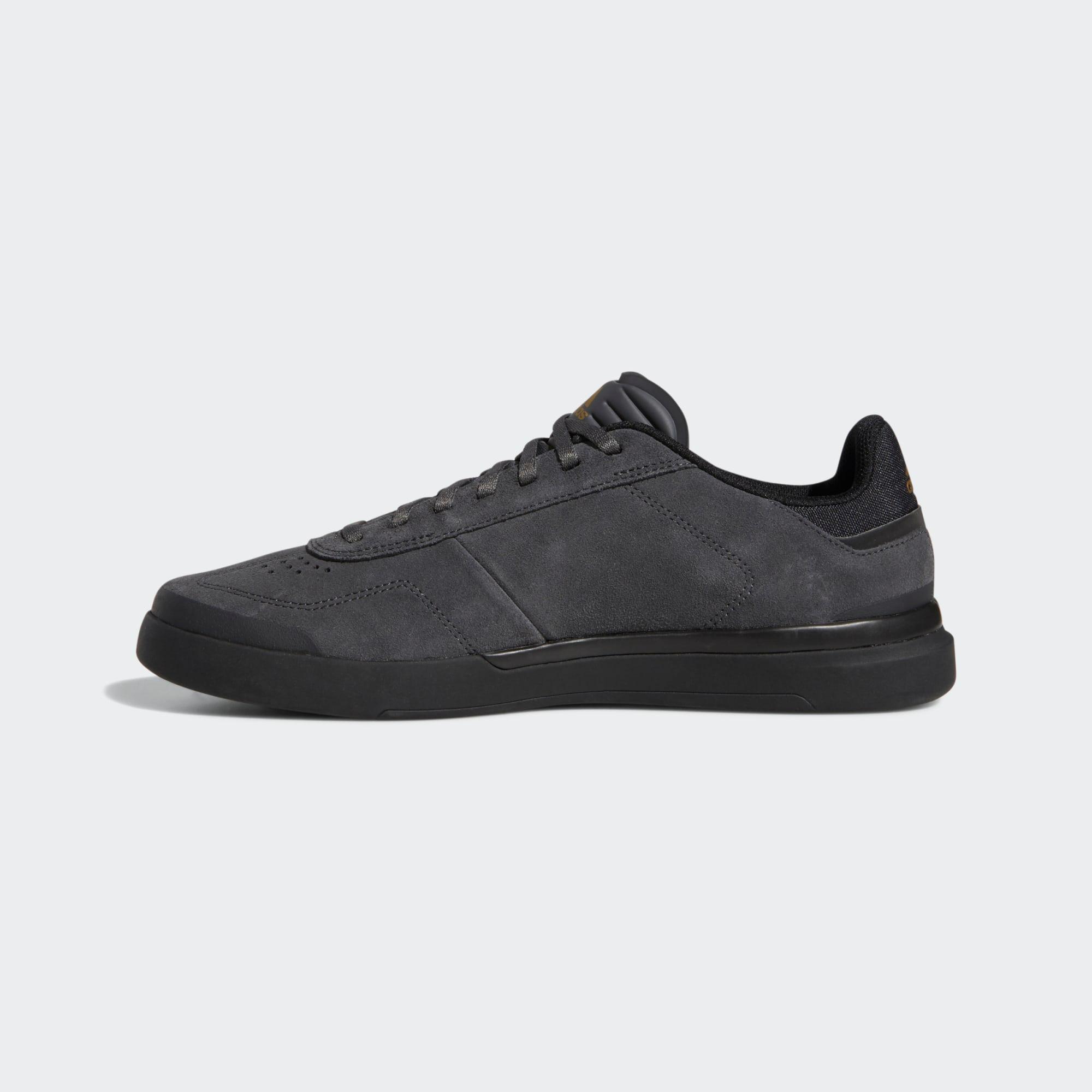 Adidas store sleuth dlx