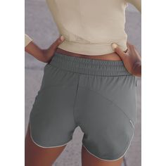 Rückansicht von LASCANA Active Shorts Shorts Damen dunkelgrün
