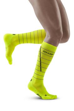 Rückansicht von CEP Reflective Laufsocken Herren neon yellow