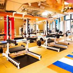 Fitseveneleven Pink Fitnessstudio-Ticket