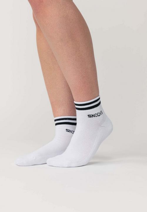 Rückansicht von Snocks Retro Sneaker Socken aus Bio-Baumwolle Freizeitsocken Weiß