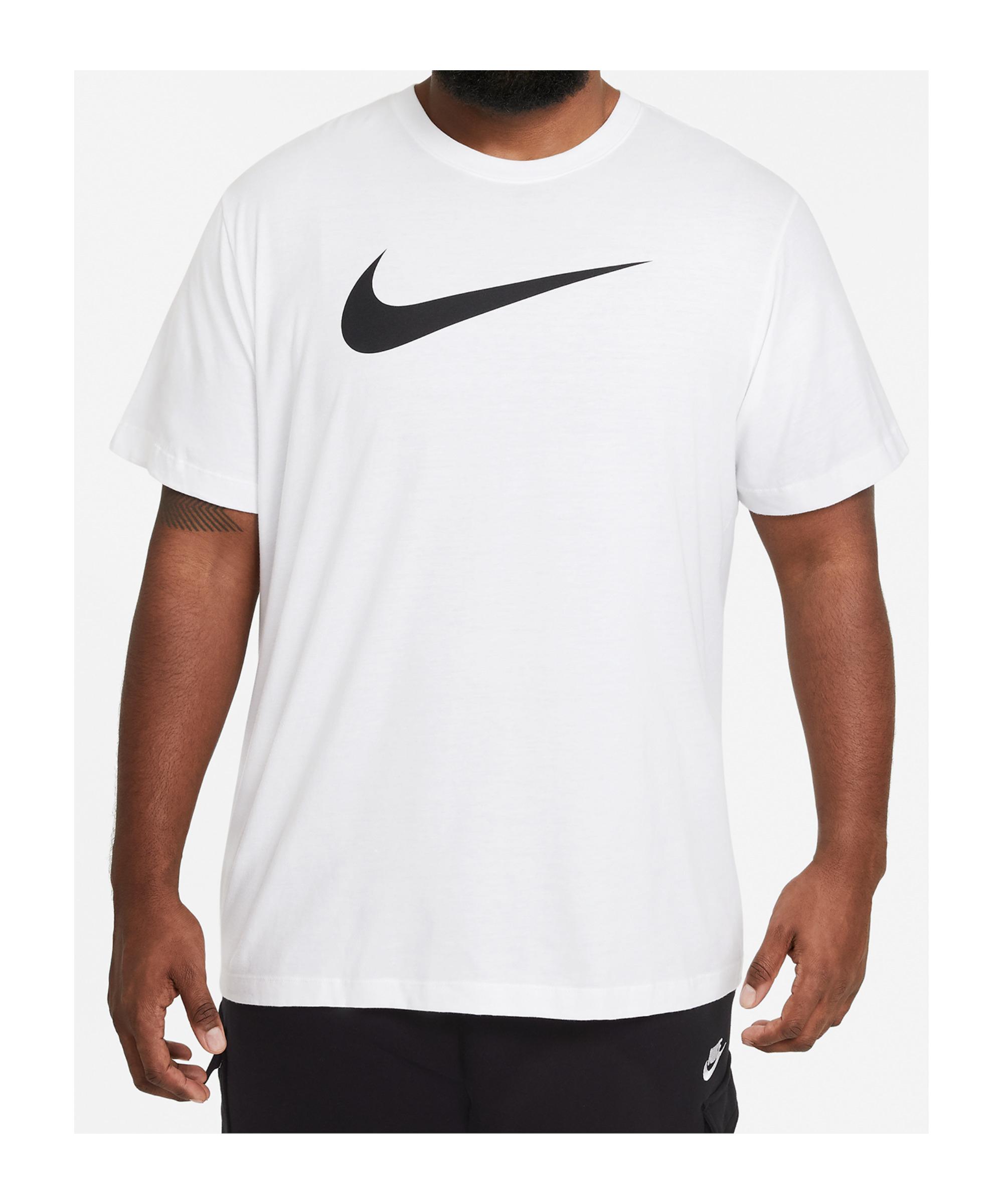 Nike NSW SWOOSH T Shirt Herren white black im Online Shop von SportScheck kaufen