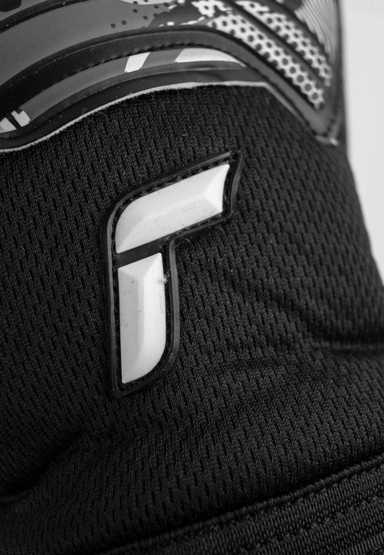 Reusch Reusch Attrakt Infinity Torwarthandschuhe - 7700 black - 3 | SportScheck