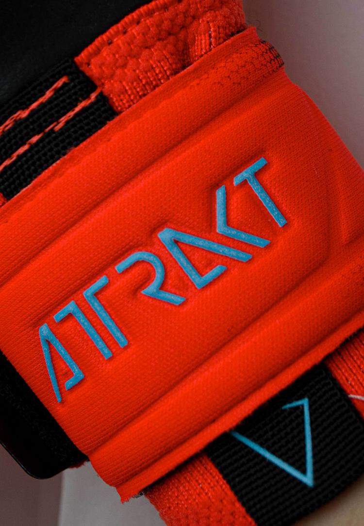 Reusch Reusch Attrakt Gold X Evolution Cut Torwarthandschuhe - 3333  brig red/futr blu/blck - 5 | SportScheck