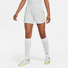 Nike Dri-FIT Strike 23 Fußballshorts Damen hellgrau / neongelb