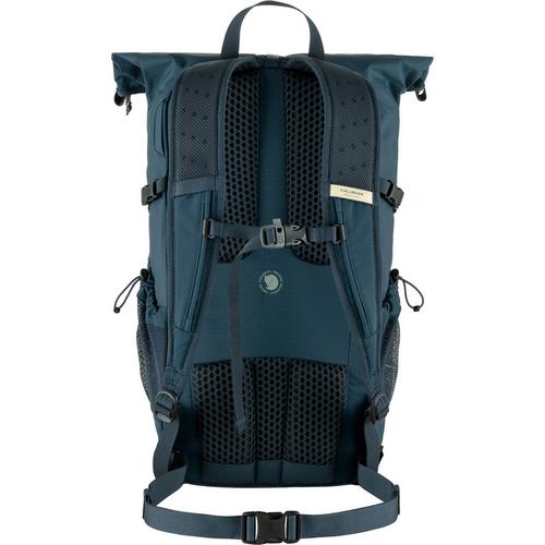 Rückansicht von FJÄLLRÄVEN Abisko Hike Foldsack Wanderrucksack Marine