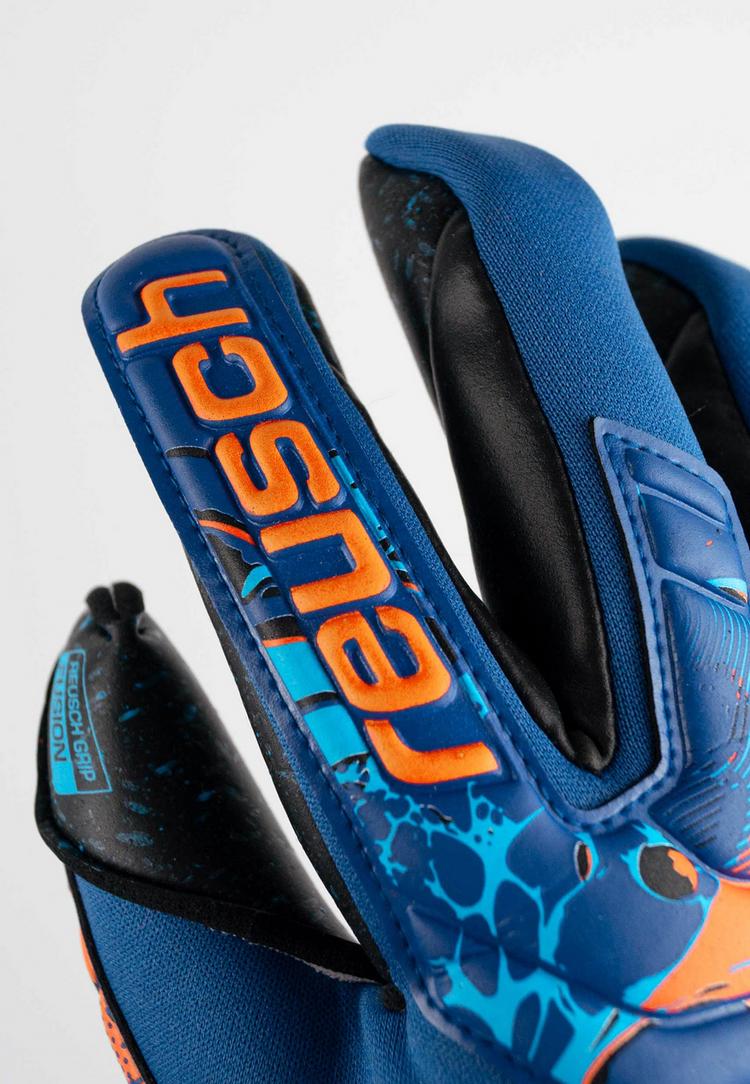 Reusch Reusch Attrakt Fusion Strapless AdaptiveFlex Torwarthandschuhe - 4024 tru blu/schoc orang/black - 4 | SportScheck