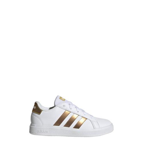 Rückansicht von adidas Grand Court Sustainable Lace Schuh Sneaker Kinder Cloud White / Cloud White / Matte Gold