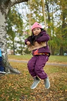 Rückansicht von reima Kaura Regenhose Kinder Deep purple