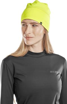 Rückansicht von CEP Reflective Beanie Laufmütze black