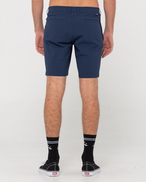 Rückansicht von RUSTY SALAMANDER WALKSHORT Shorts Herren Navy Blue