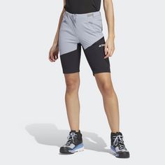 Rückansicht von adidas TERREX Xperior Shorts Funktionsshorts Damen Silver Violet / Black