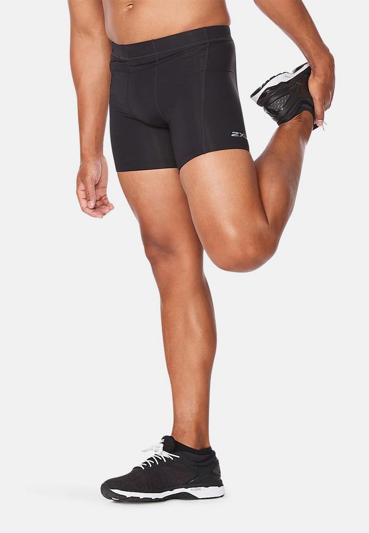 2XU 2XU Core Compression 1/2 Funktionsshorts Herren - black-silver - 5 | SportScheck