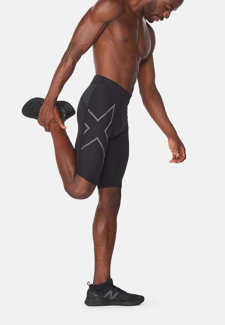 2XU 2XU Light Speed Compression Funktionsshorts Herren - black- black reflective - 0 | SportScheck