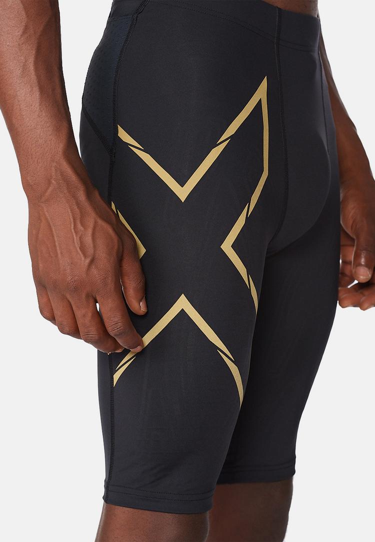 2XU 2XU Light Speed Compression Funktionsshorts Herren - black-gold reflective - 2 | SportScheck