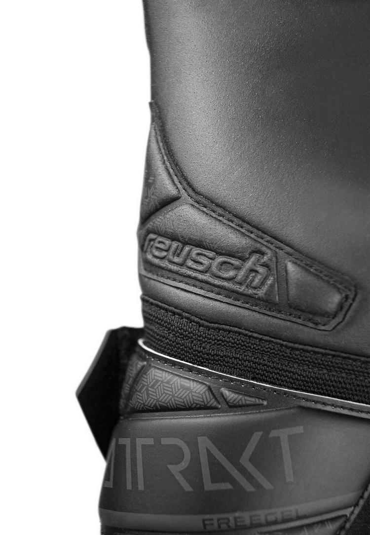 Reusch Reusch Attrakt Freegel Infinity Torwarthandschuhe - 7700 black - 2 | SportScheck