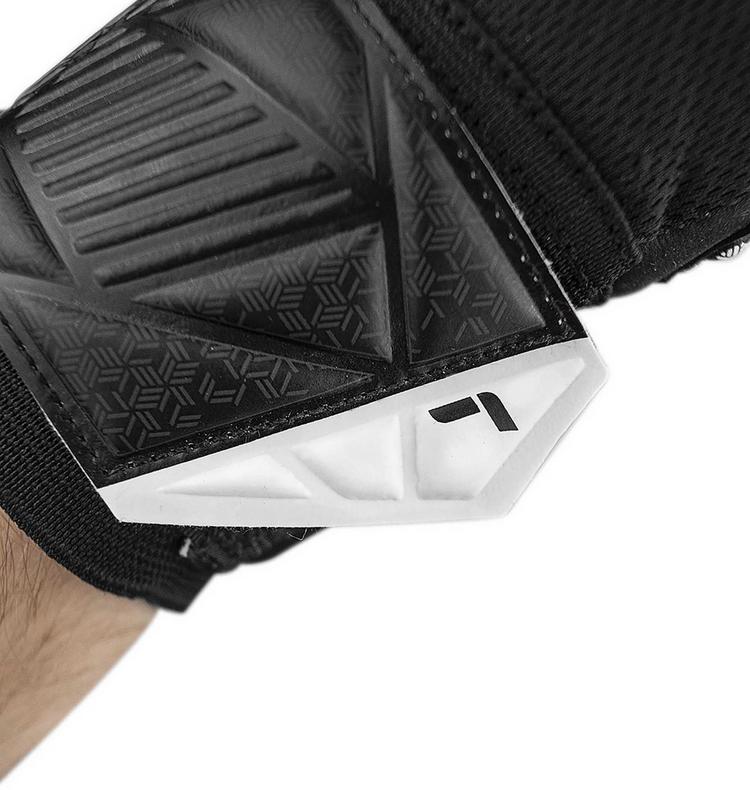 Reusch Reusch Attrakt Infinity NC Torwarthandschuhe - 7700 black - 4 | SportScheck