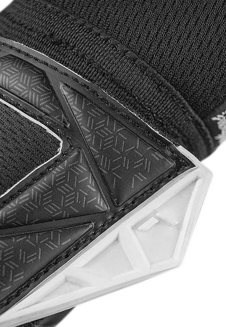 Reusch Reusch Attrakt Gold NC Finger Support Torwarthandschuhe - 7700 black - 5 | SportScheck