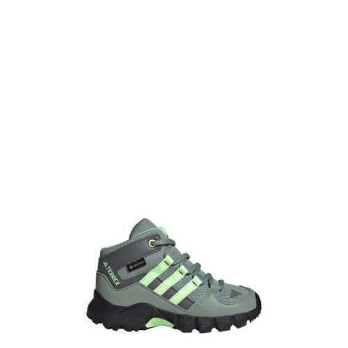 Rückansicht von adidas GTX TERREX Mid GORE-TEX Wanderschuh Winterschuhe Kinder Silver Green / Green Spark / Grey Four